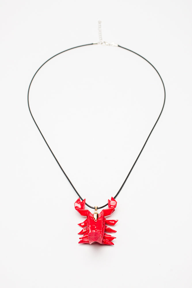 Colgante de escorpión en origami verde | Hecho a mano por Maximiliano Herrera