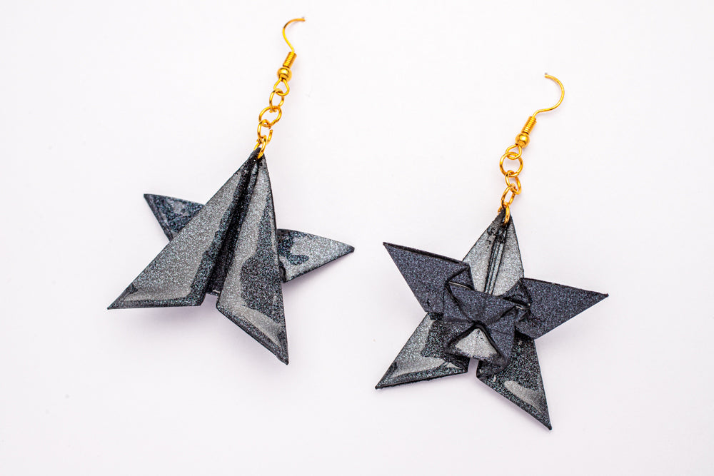 Aretes de Origami Estrella con Brillo | Joyería Artesanal con Resina